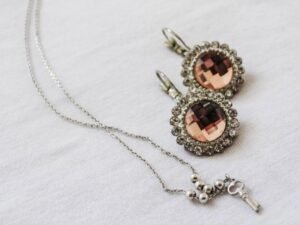 Shimmering Brilliance: The Allure of Cluster Earrings