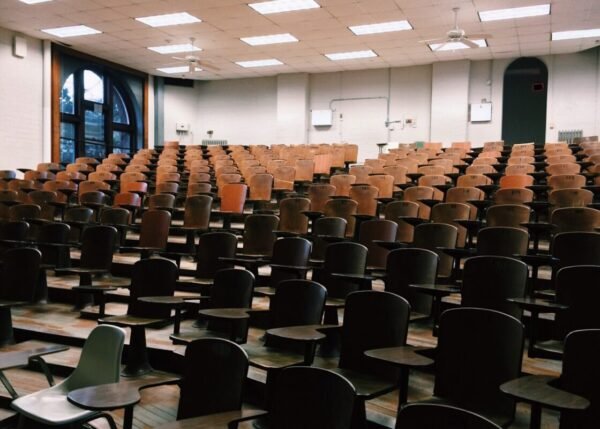 50% of University Students Consider Dropping Out Due to Cost of Living Crisis