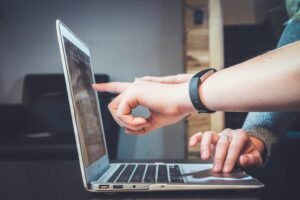 These 8 Branding Mistakes Scream ‘Amateur’