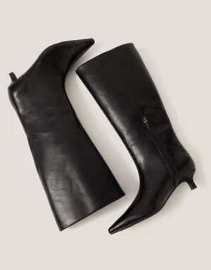 The Knee High Boots Edit – The Perfect Autumn Accessory 