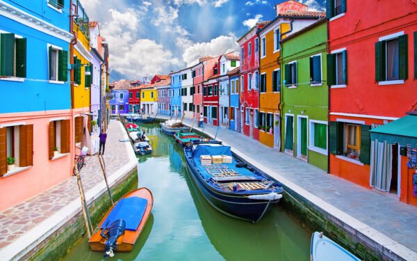 The Rainbow Island Near Venice That Looks Too Beautiful to be Real