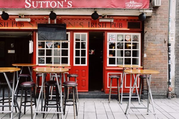 7 Tips For Running a Neighborhood Pub