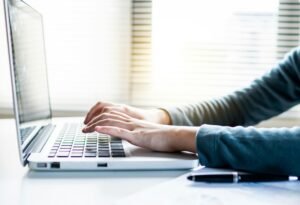 These 4 Email Mistakes Will Make You Look Unprofessional