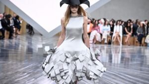 Travel Expert Reveals Commuter Survival Guide to London Fashion Week Chaos