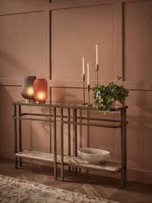 Transform Your Hallway in Time for Christmas: 5 Tips for Welcoming Guests 