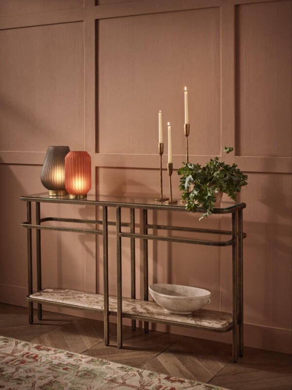 Transform Your Hallway in Time for Christmas: 5 Tips for Welcoming Guests